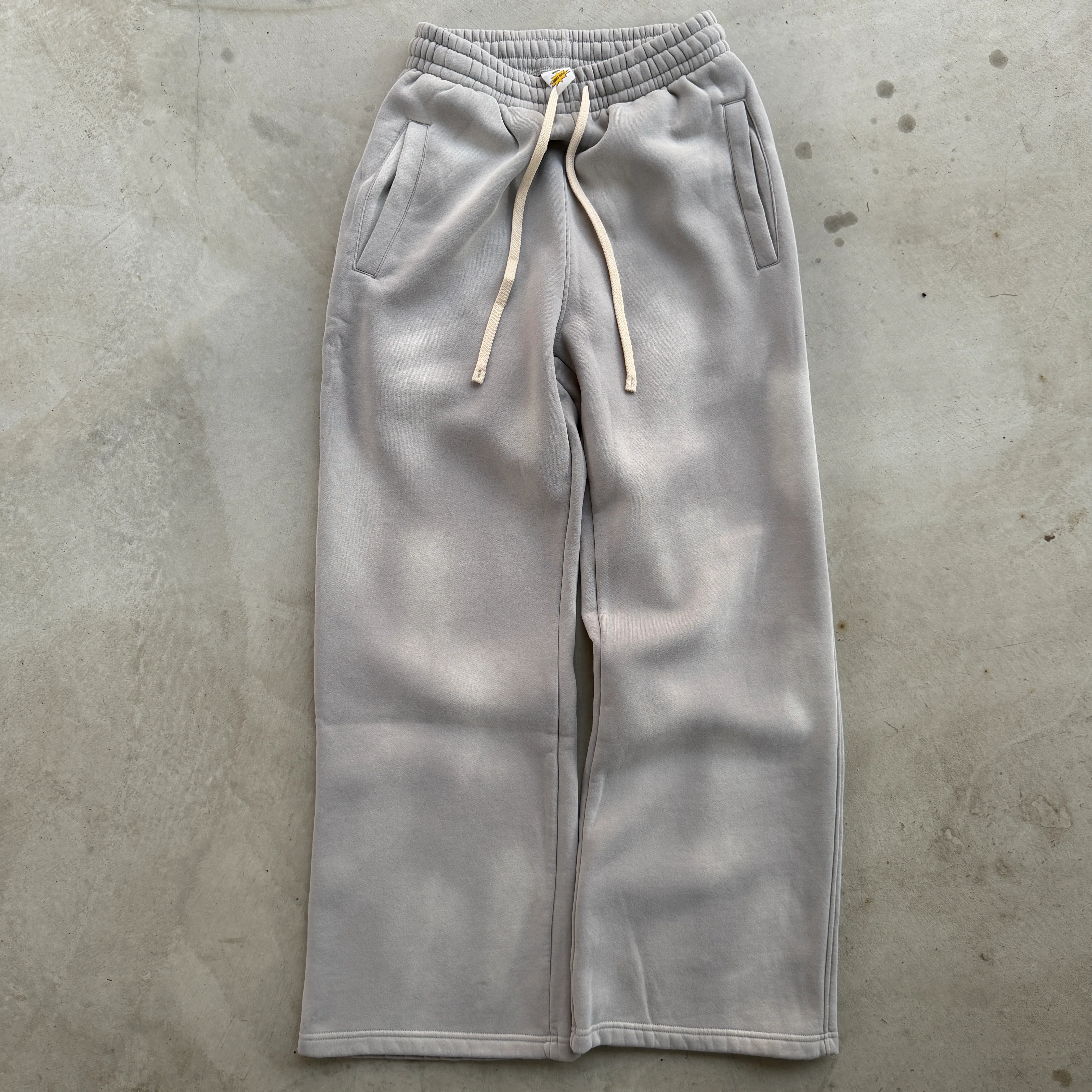 SWEATPANTS